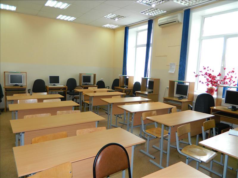 №26 Кабинет информатики. 12 ученических ПК, 1 преподавательский ПК, принтер, колонки, проектор, интерактивная доска.